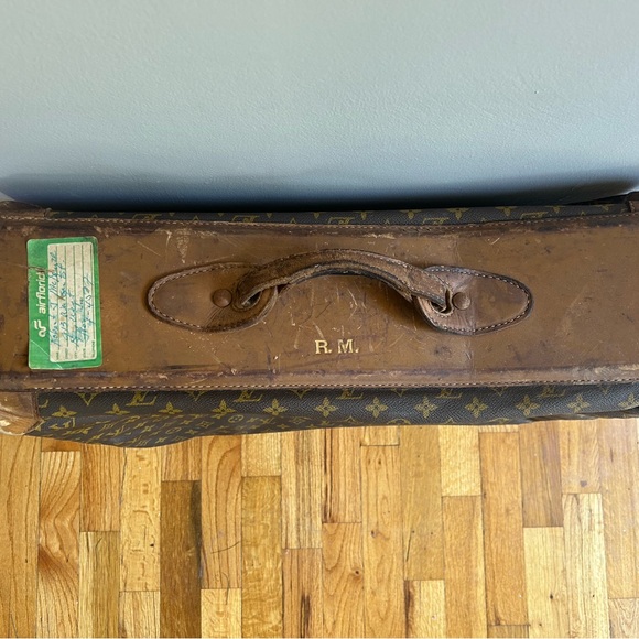 Louis Vuitton Vintage Luggage *Initials N.L.S.* 23x19x8 Saks Fifth Ave Tag - Picture 4 of 17